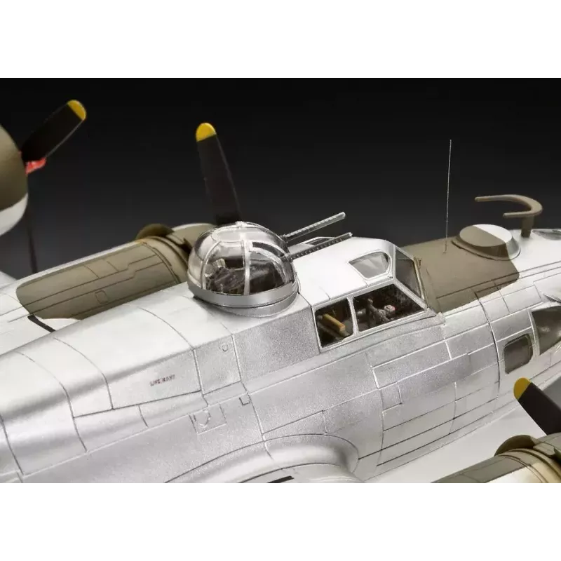 Revell B-17G Flying Fortress plastikust mudelkomplekt