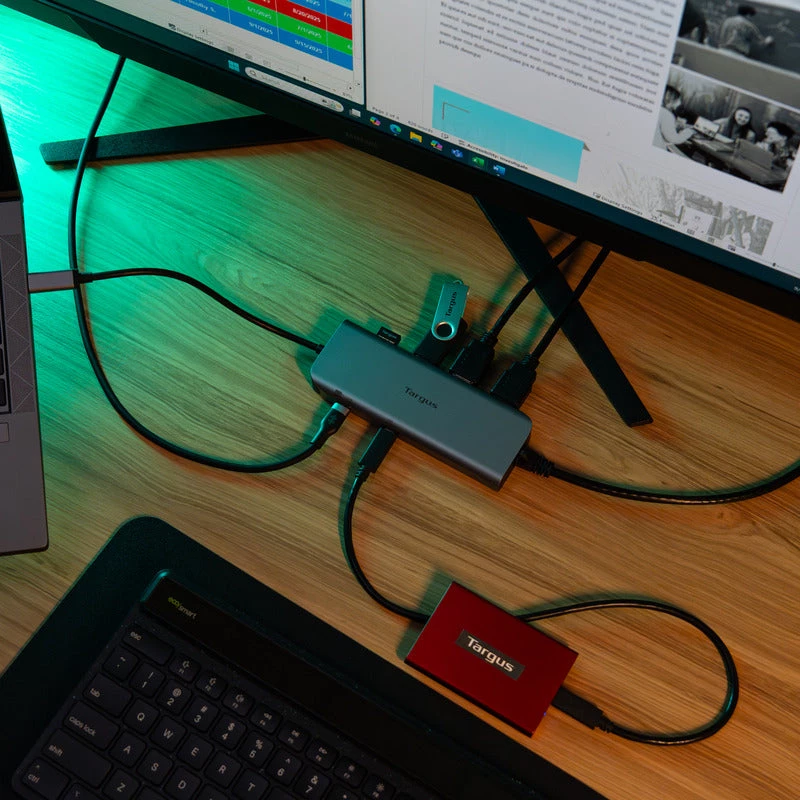 Targus Dual Video Mobile Dock 140 W EPR läbivooluga, juhtmega, USB 3.2 Gen 2 (3.1 Gen 2) USB-C, 140 W, 1000 Mbit/s, hall, 10 Gbit/s
