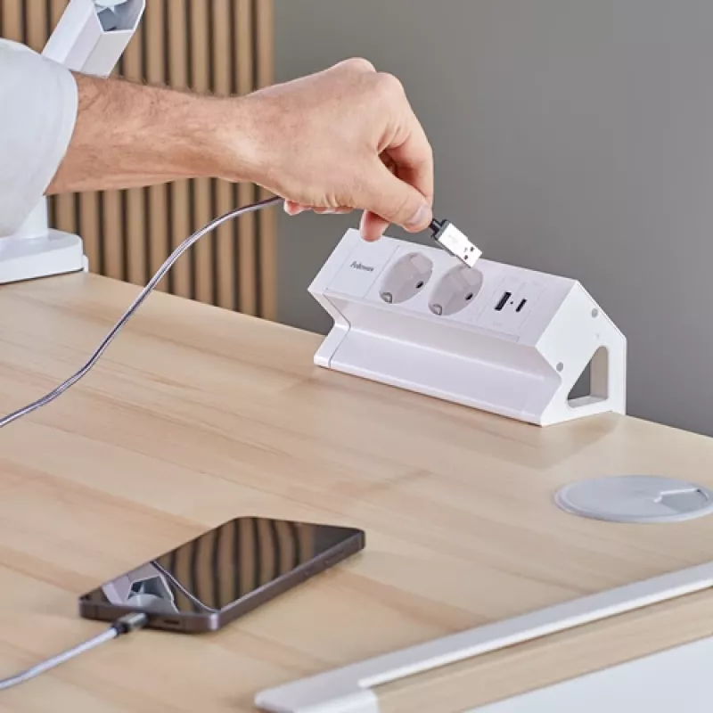 Fellowes 100137183 pikendusjuhe 2 m 2 vahelduvvoolupistikut Siseruumides Valge