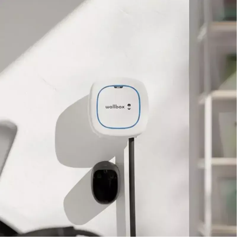 Wallbox Pulsar Max seinakinnitusega laadija 22 kW, Wi‑Fi ja Bluetooth, 5 m kaabel, IP54, IK10, valge