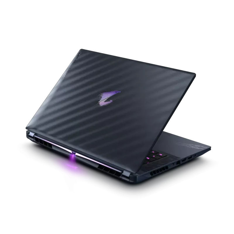 Sülearvuti Gigabyte AORUS Master 18 BZH Ultra 9 275HX 32 GB 2 TB W11 Pro RTX 5090 240 Hz