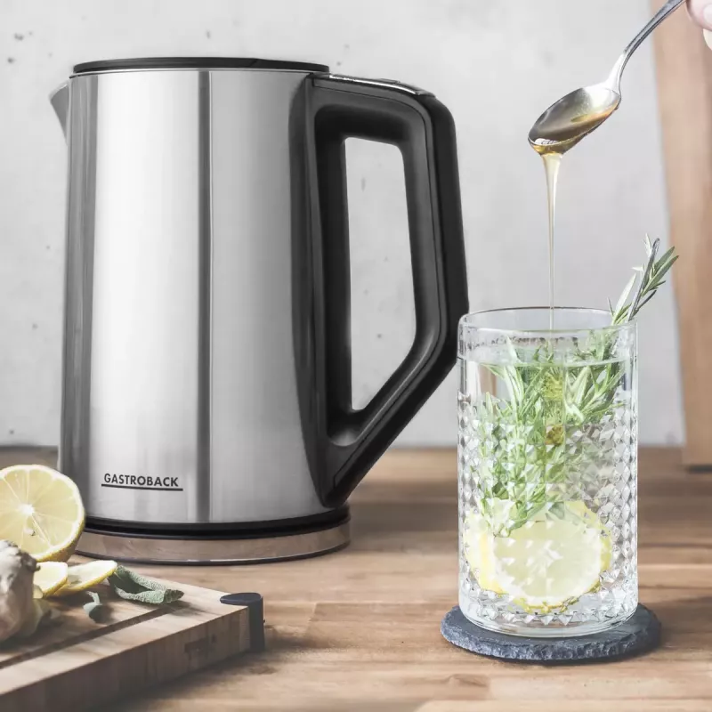 Elektriline veekeetja GASTROBACK Design Cool Touch 1,5 L 2200 W, roostevaba teras/must