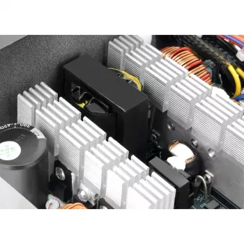 Toiteplokk Thermaltake TR2 S 650W — ATX, 20+4 pin, 80 PLUS, 120 mm ventilaator, must