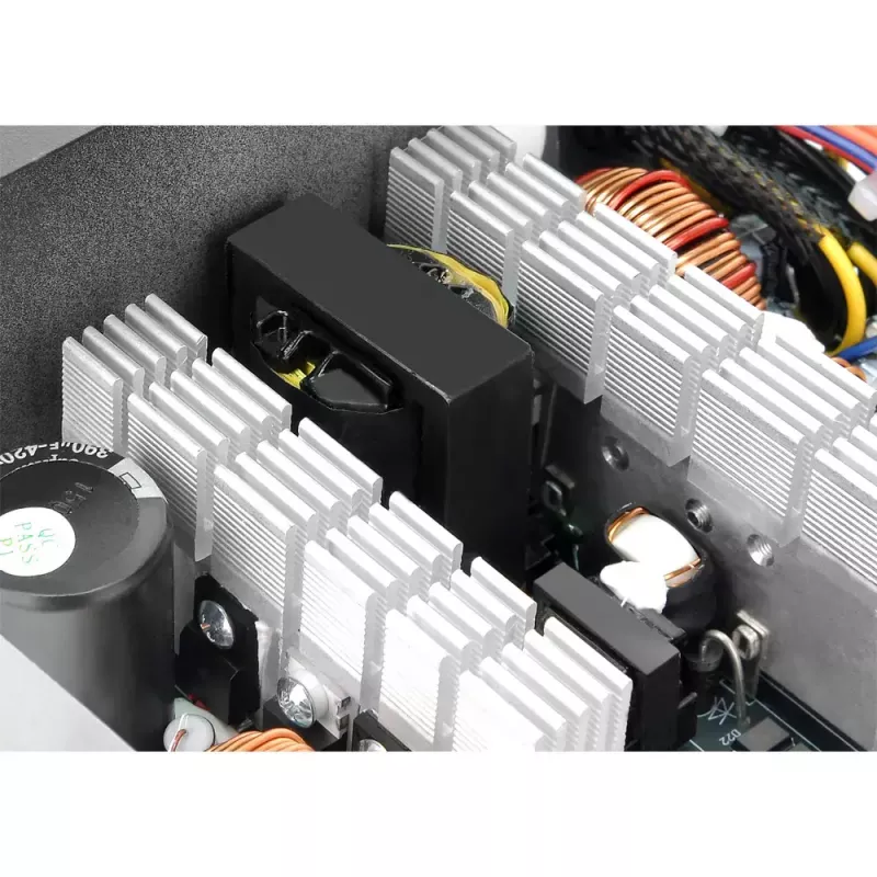 Toiteplokk Thermaltake TR2 S 650W — ATX, 20+4 pin, 80 PLUS, 120 mm ventilaator, must