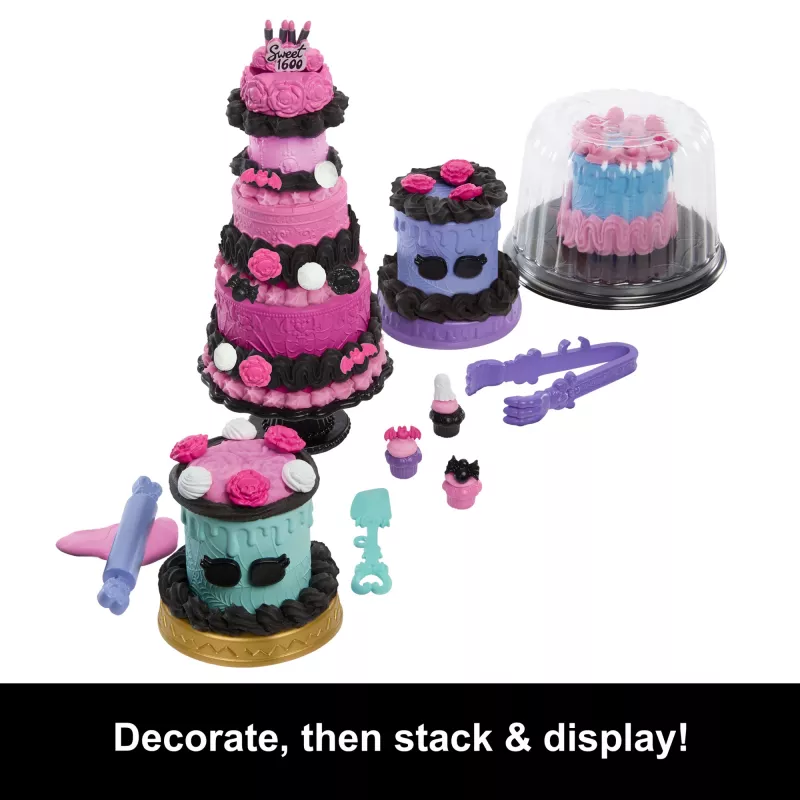 Monster High Scary Sweet Birthday Cake Kit with Clawdeen Wolf nukk and 20+ Decorating Accessories