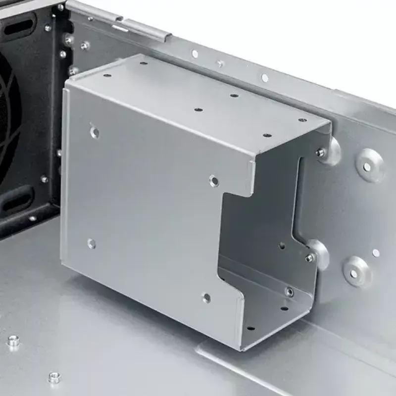 SILVERSTONE SST-RM31 raamiserveri korpus — raami vormitegur, tugi SFX/SFX-L toiteplokkidele, 2×3,5-tollist + 2×2,5-tollist pesa, USB 3.2 Gen1