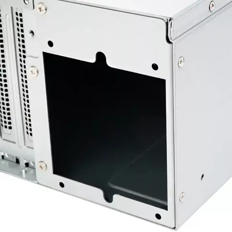 SILVERSTONE SST-RM31 raamiserveri korpus — raami vormitegur, tugi SFX/SFX-L toiteplokkidele, 2×3,5-tollist + 2×2,5-tollist pesa, USB 3.2 Gen1