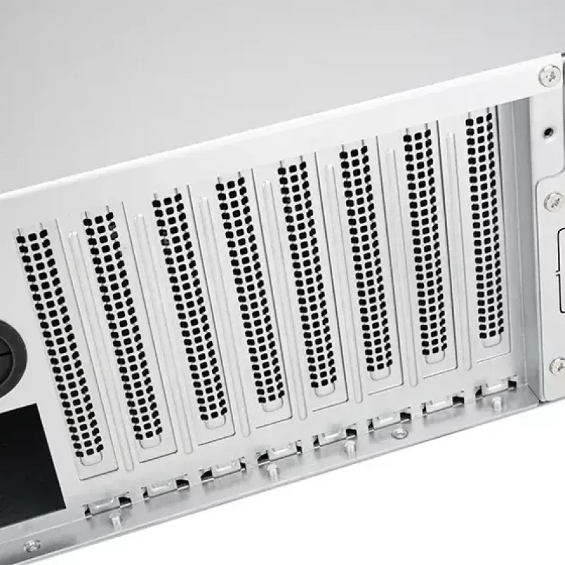 SILVERSTONE SST-RM31 raamiserveri korpus — raami vormitegur, tugi SFX/SFX-L toiteplokkidele, 2×3,5-tollist + 2×2,5-tollist pesa, USB 3.2 Gen1