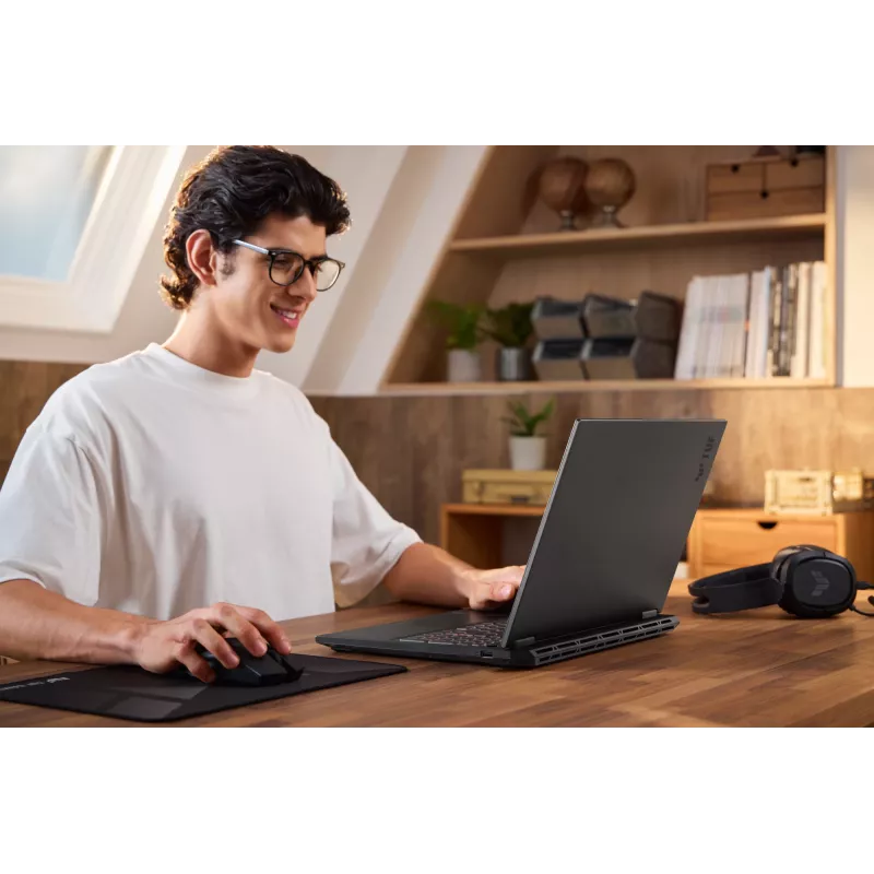 ASUS TUF Gaming A16 FA608UP-RV019W AMD Ryzen™ 7 260 Sülearvuti 40,6 cm (16 tolli) WUXGA 32 GB DDR5-SDRAM 1 TB SSD NVIDIA GeForce RTX 5070 Wi-Fi 6E (802.11ax) Windows 11 Home Saksa Hall