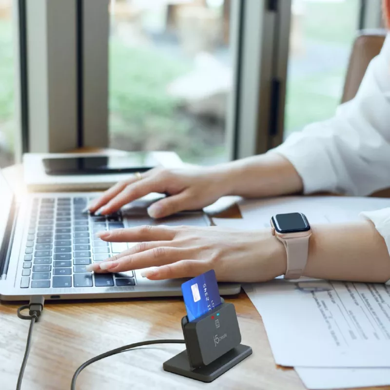 j5create JUR261 USB™ nutikaardi / CAC lugeja alus, USB Type-A/USB USB-C, must, 95 g