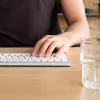R-Go Tools Ergonoomiline klaviatuur R-Go Compact Break, kompaktne klaviatuur pausitarkvaraga, AZERTY (FR), Bluetooth, valge