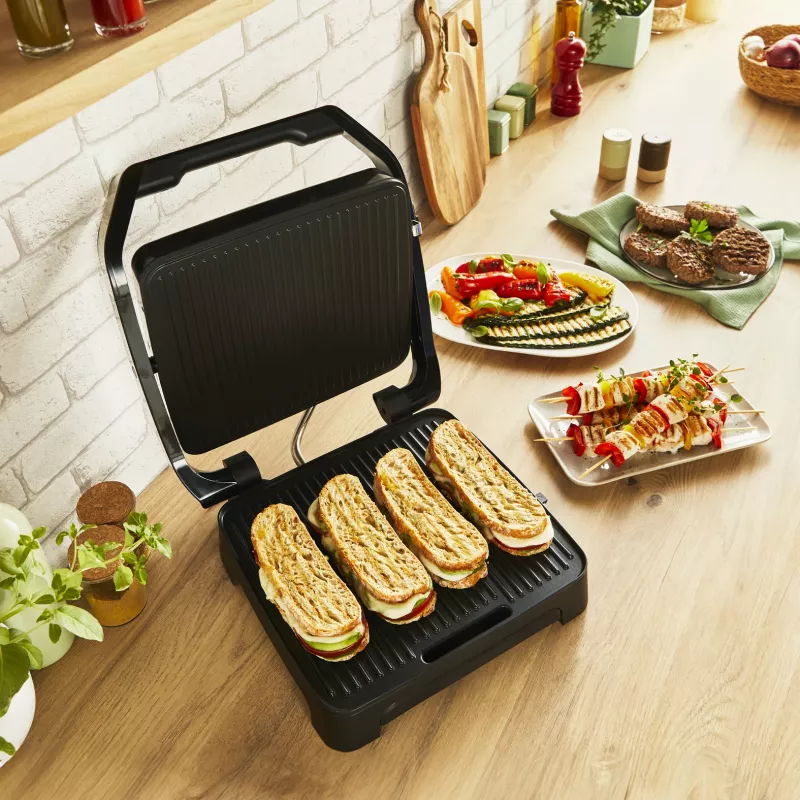 Kontaktgrill Tefal Inicio Adjust GC272D10 mittenakkuvate plaatide ja reguleeritava temperatuuriga