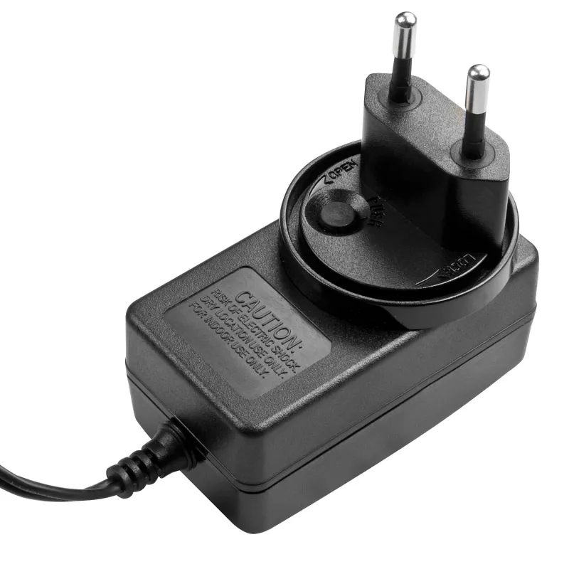 Lindy 5VDC 3A mitme riigi toiteplokk, 5,5/2,5 mm, 100–240 V, 50/60 Hz, 15 W, 5 V, vahelduvvoolust alalisvooluks, 3 A