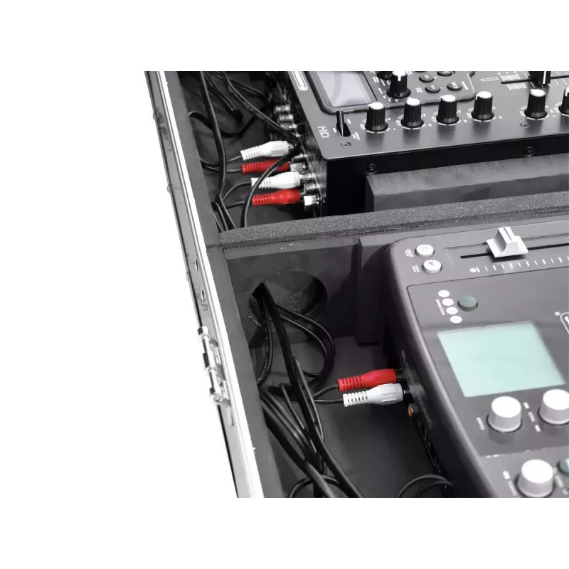 Flight case Roadinger 30125346 DJ-kontroller vineer must hõbedane
