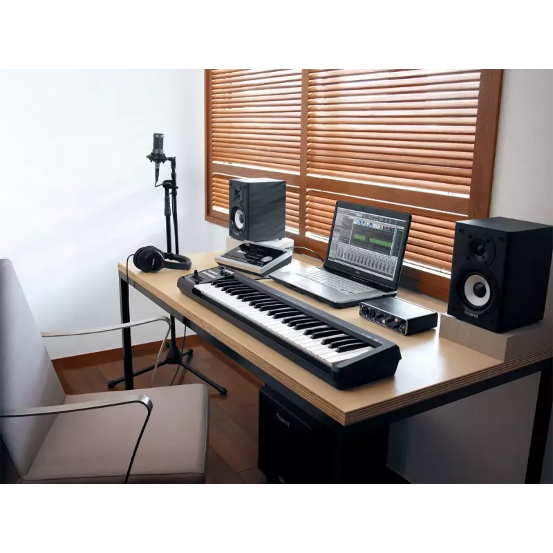 MIDI klaviatuur Roland A-49 49 klahvi USB must valge
