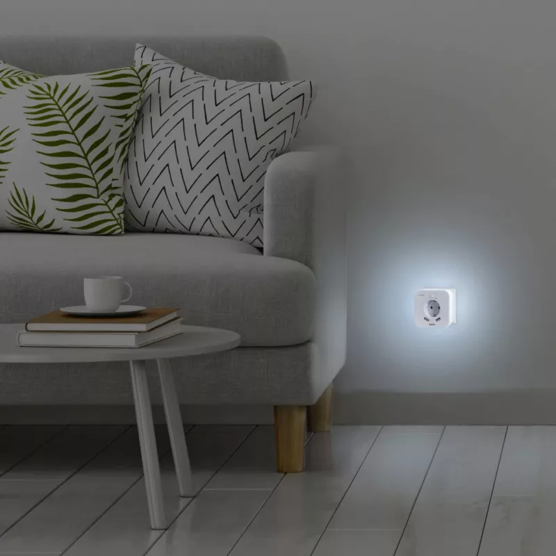 Hama 00223498 LED-öölamp koos pesaga, 2 USB-väljundit, liikumis- ja valgusandur