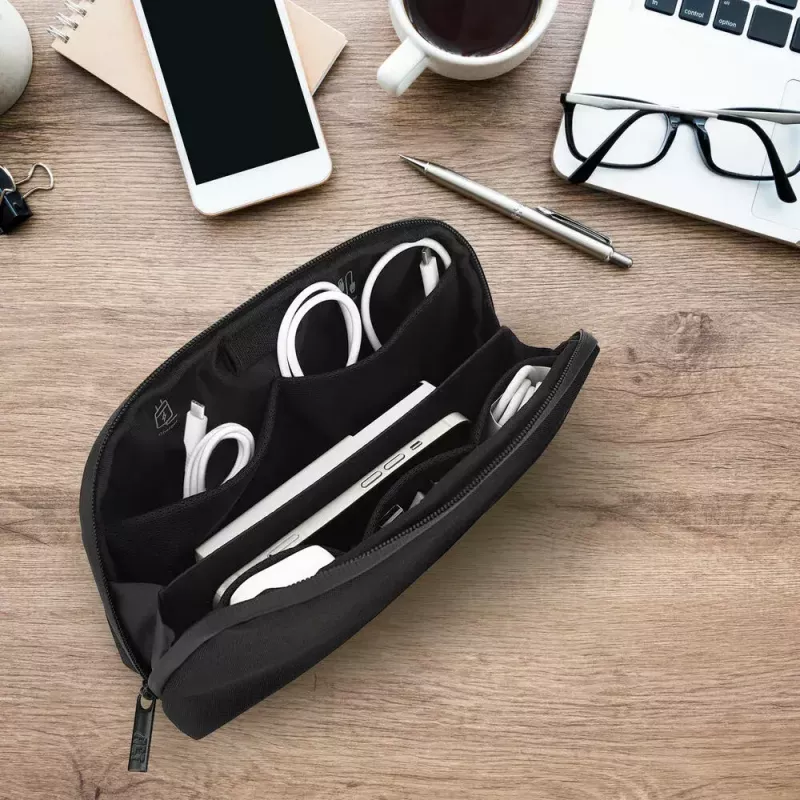 ACT City Accessory Travel Organizer, valmistatud taaskasutatud plastpudelitest