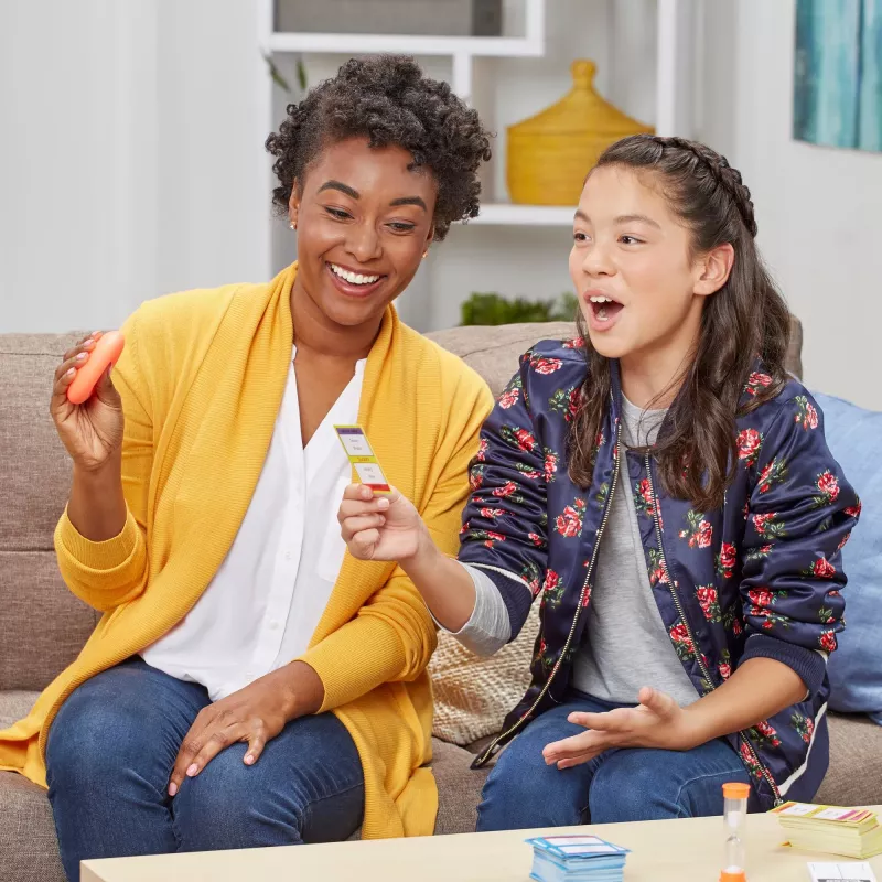 Hasbro Taboo Kids vs. Parents, 8 a, peremäng