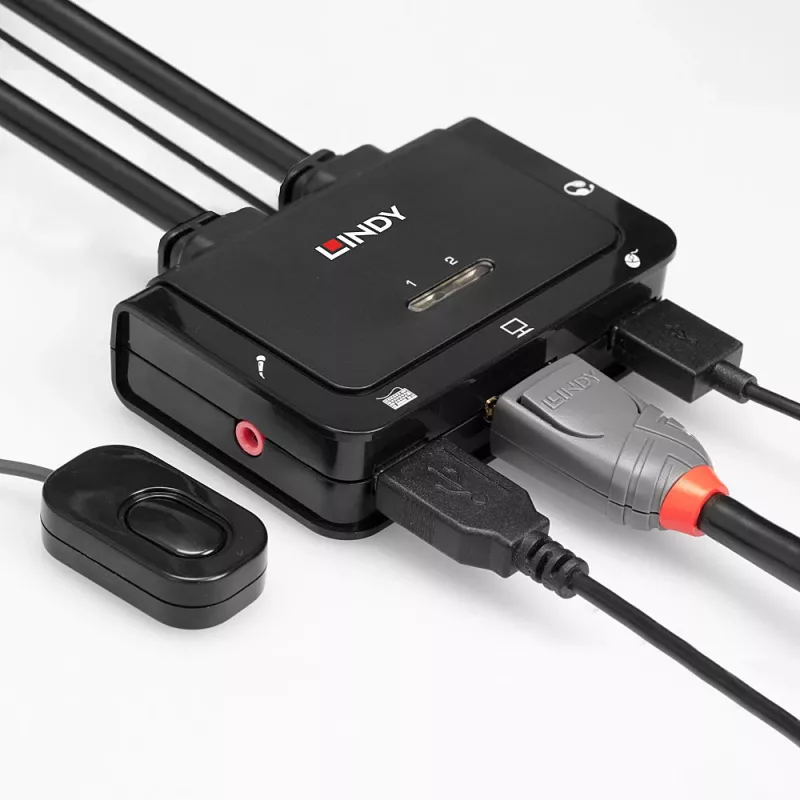 Lindy 2-pordiline DisplayPort 1.2, USB 2.0 ja audiokaabli KVM-lüliti