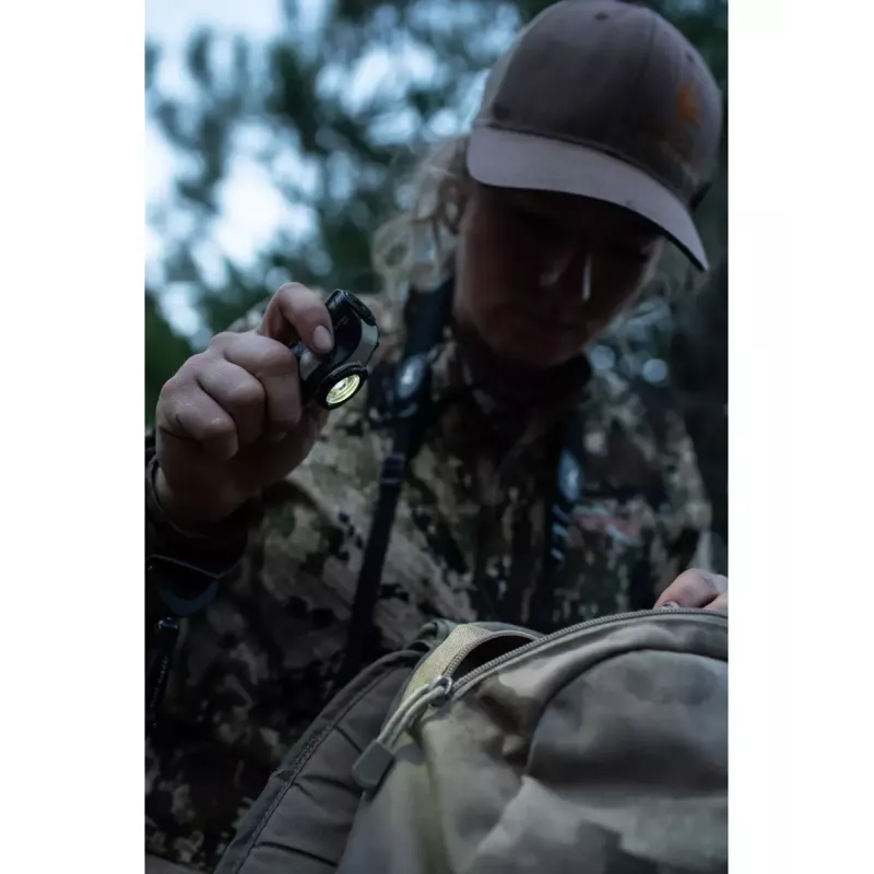 Käeshoitav taskulamp Ledlenser MH8 Must