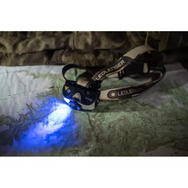 Käeshoitav taskulamp Ledlenser MH8 Must
