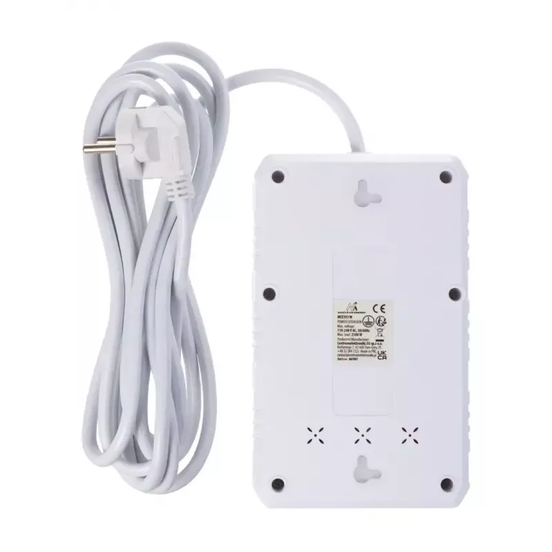 Pikendusjuhe MACLEAN MCE393 W — 4 pistikupesa + 3×USB, 110–240 V, 2,1 A USB, 2500 W, 3 m, valge
