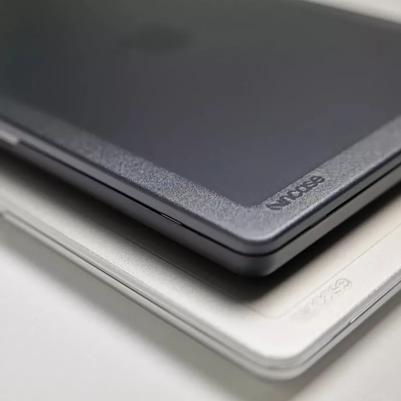 Incase Edge kõvakest ümbris Makrolon®-iga 14-tollisele MacBook Pro-le (M1-M4, 2021-2024)