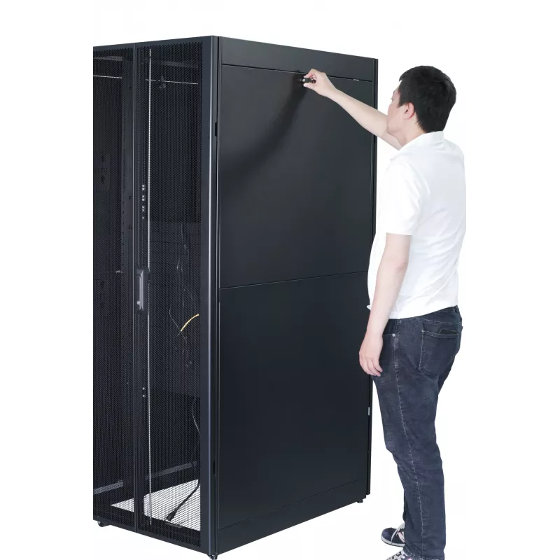 APC Easy Rack, 42U, must, katusega, ratastega, jalgadega, 4 kronsteiniga ja küljepaneelidega, põhjata, 1991H x 600W x 800D mm