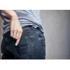 Cellularline Sensation - iPhone 16e/17e pehme puutega silikoonümbris sisseehitatud Microban® antibakteriaalse tehnoloogiaga