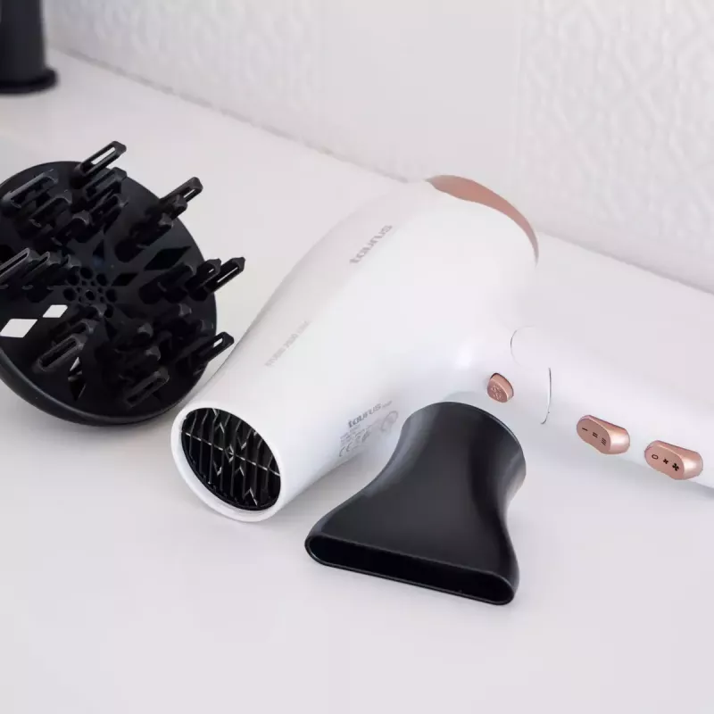 Föön Taurus STUDIO 2500 IONIC 2400 W valge, ioonfunktsiooniga, 3 kuumusastet, 2 kiirust, difuusori ja koondajaga