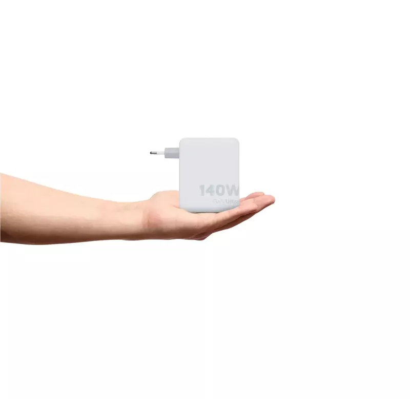 Kaasaskantav 140 W GaN reisilaadija Xtorm XVC2140, 3× USB-C PD porti ja 2 m USB-C kaabel, valge