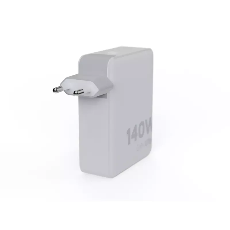 Kaasaskantav 140 W GaN reisilaadija Xtorm XVC2140, 3× USB-C PD porti ja 2 m USB-C kaabel, valge