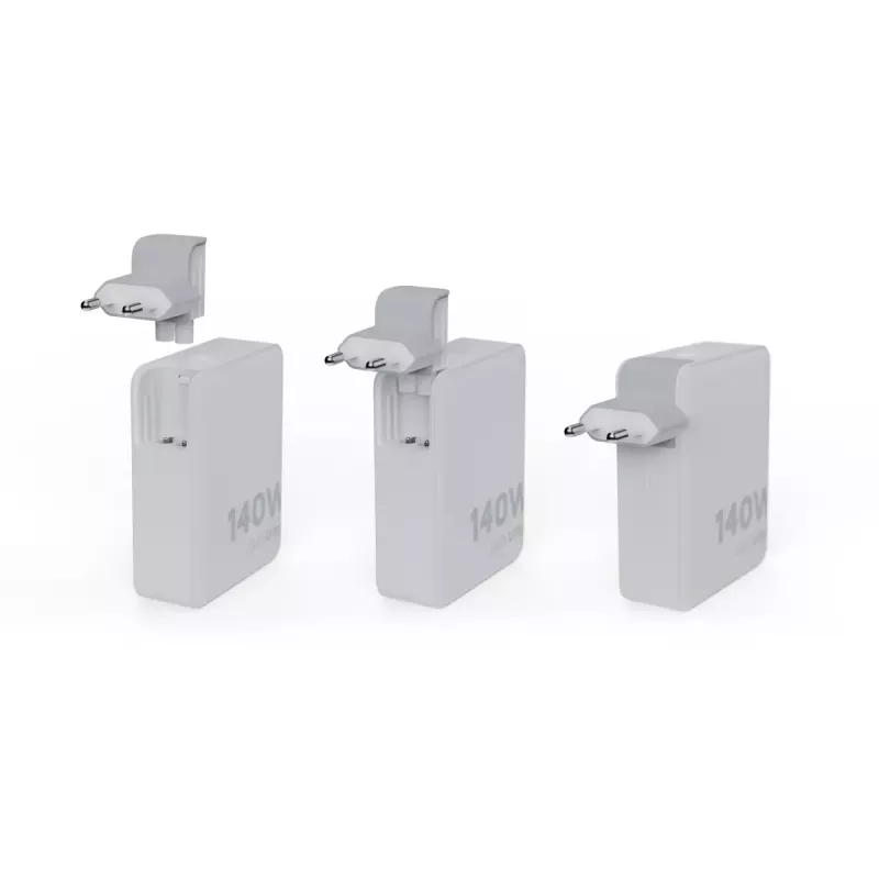 Kaasaskantav 140 W GaN reisilaadija Xtorm XVC2140, 3× USB-C PD porti ja 2 m USB-C kaabel, valge