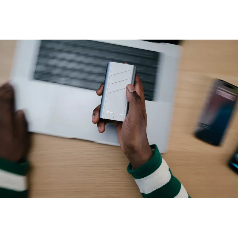 Verbatim TurboMetal SSD USB4 2 TB USB USB-C USB4 Gen 2x2 Silver