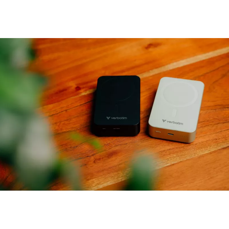 Verbatim Charge 'n' Go Essentials akupank magnetilise juhtmevaba laadimisega 20000 mAh must