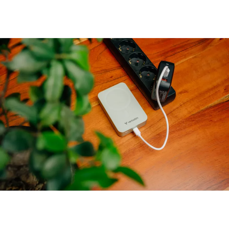 Verbatim Charge 'n' Go Essentials magnetiline juhtmevaba akupank 20000 mAh roheline