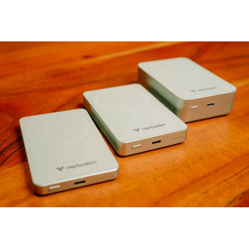 Verbatim Charge 'n' Go Essentials Magnetiline juhtmevaba akupank 5000 mAh Roheline