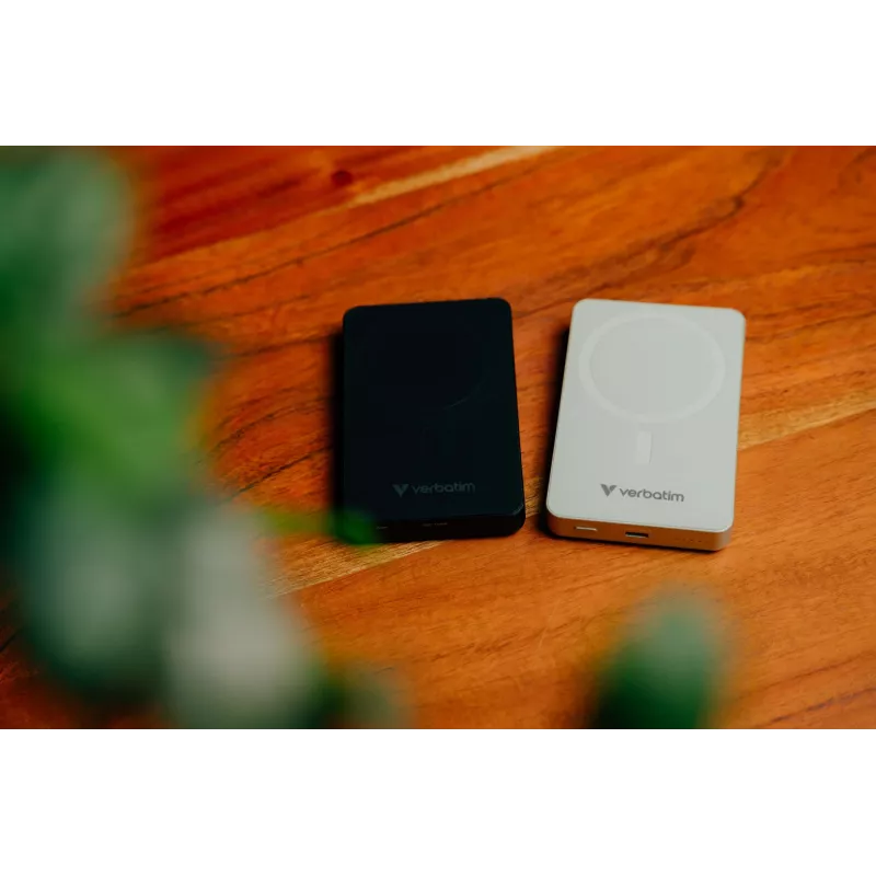 Verbatim Charge 'n' Go Essentials magnetiline juhtmevaba akupank 10000 mAh Must