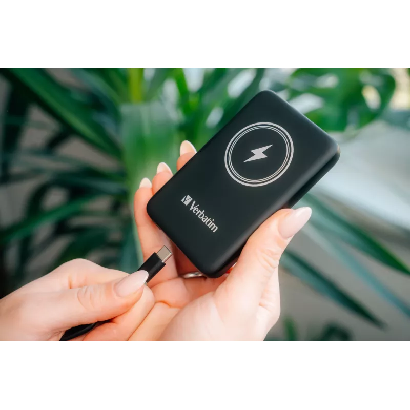 Akupank VERBATIM Charge AnA Go 5000 mAh magnetiline juhtmevaba, must
