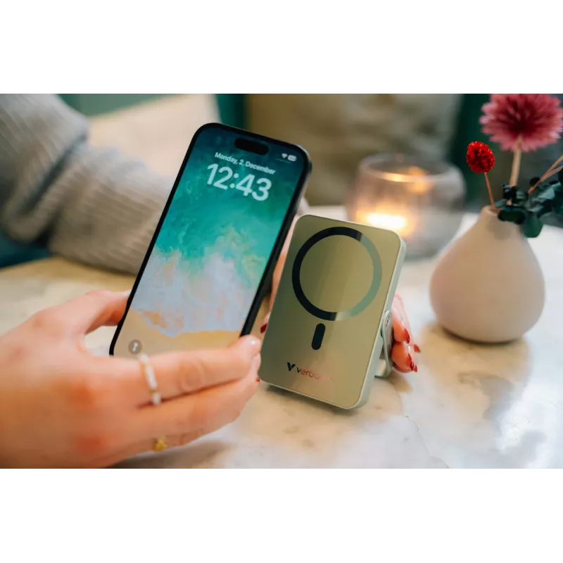 Verbatim Charge 'n' Go magnetiline juhtmevaba akupank statiiviga - 10000 mAh must