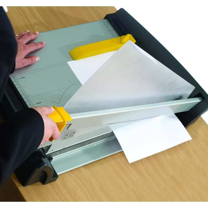 Paberlõikur Fellowes Plasma A3/180 — lõikepikkus 46 cm, mahutavus 40 lehte, grafiit/hõbedane/kollane