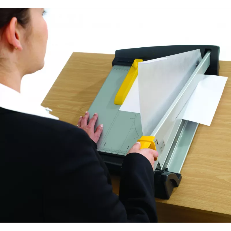 Paberlõikur Fellowes Plasma A3/180 — lõikepikkus 46 cm, mahutavus 40 lehte, grafiit/hõbedane/kollane