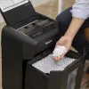Fellowes Automax 80M paberipurustaja osakesteks purustamine 22 cm Must