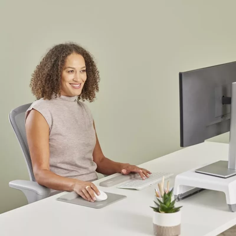 Fellowes klaviatuuri randmetugi Breyta Compact klaviatuuri randmetugi antibakteriaalse kaitsega ergonoomiline randmetugi liivavärvi