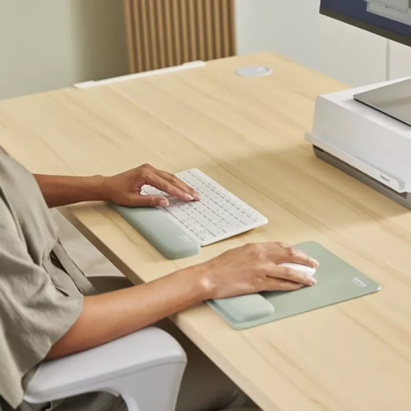 Fellowes Breyta Compact klaviatuuri randmetugi, antibakteriaalne, ergonoomiline, salvei