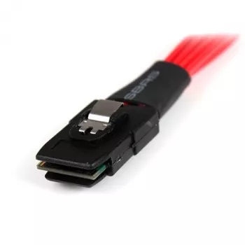 StarTech.com 50cm Serial Attached SCSI SAS-kaabel - SFF-8087 4x riivistuva SATA-pistikuga