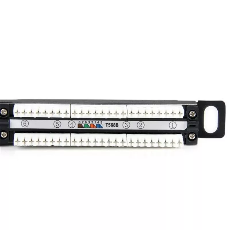StarTech.com 24-pordine 0,5U Cat5e patch-paneel – RJ45 Ethernet riiulisse paigaldatav Cat 5e 110 patch-paneel