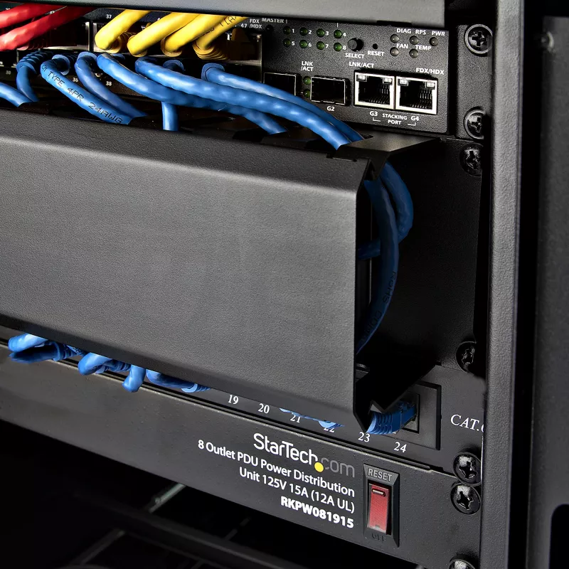 StarTech.com horisontaalne 2U serveririiuli kaablihalduse sõrmejuht koos kattega - 19-tolline võrguriiuli juhtmekanal - piludega juhtmejuht