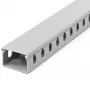 StarTech.com Avatud piluga kaablihaldustrenn koos kattega, 1-1/2 tolli (38 mm) L x 1 toll (25 mm) K – 6,5 jala (2 m) pikkus – 1/4 tolli (8 mm) pilud, PVC võrgukaabli peitja/seina juhtmekanal, max 20 kaablit, UL loetletud
