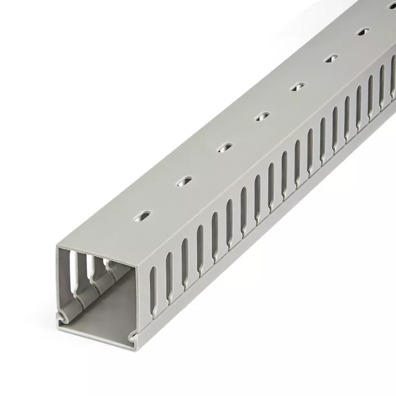 StarTech.com avatud pesaga kaablihaldustrass koos kaanega, 2 tolli (50 mm) lai x 2 tolli (50 mm) kõrge – 6,5 jalga (2 m) pikk – 1/4 tolli (8 mm) pesad, PVC võrgukaabli peidik / seinale kinnitatav juhtmekarp, mahutab kuni 80 kaablit, UL loetletud